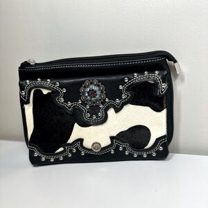 Shyanne Woman’s Cowhide Clutch